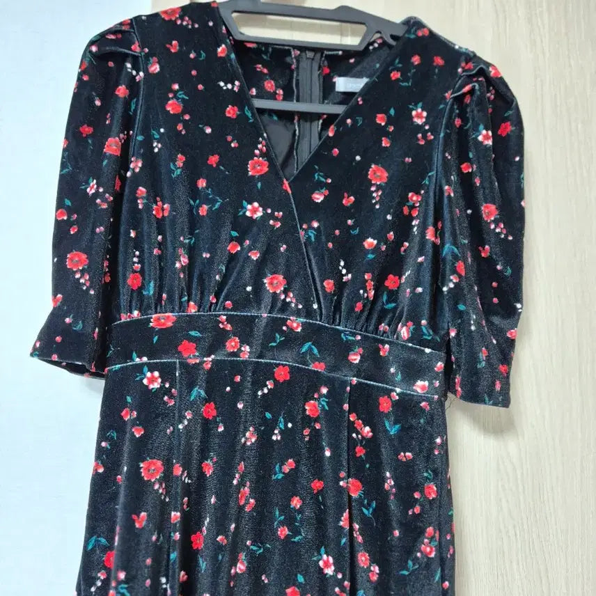 [BUNJANG] Black Flower Velvet Long Dress / 블랙 플라워 벨벳 롱 원피스