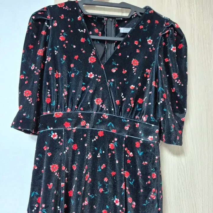 [BUNJANG] Black Flower Velvet Long Dress / 블랙 플라워 벨벳 롱 원피스
