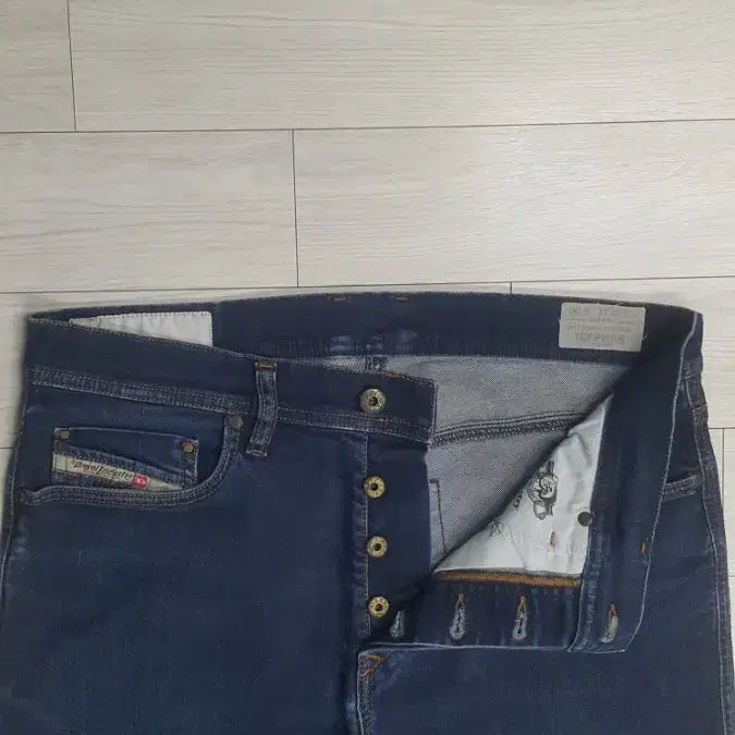 [BUNJANG] DIESEL 디젤(사방스판) TEPPHAR 32인치(No.58)이태리판! / DIESEL 디젤(사방스판) TEPPHAR 32인치(No.58)이태리판!