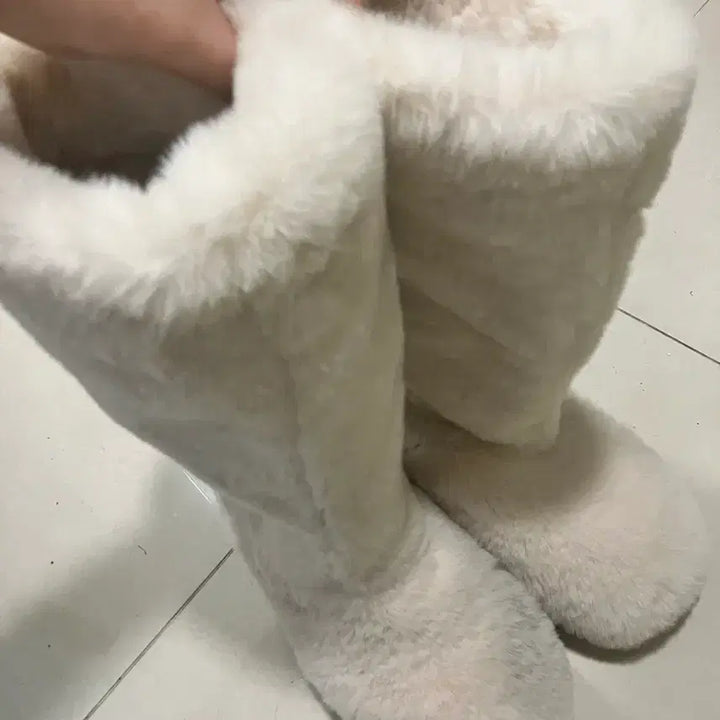 [BUNJANG] Mink Fur Long UGG Boots Ivory / 밍크 퍼 롱 어그 부츠 아이보리 털 부츠 에이블리