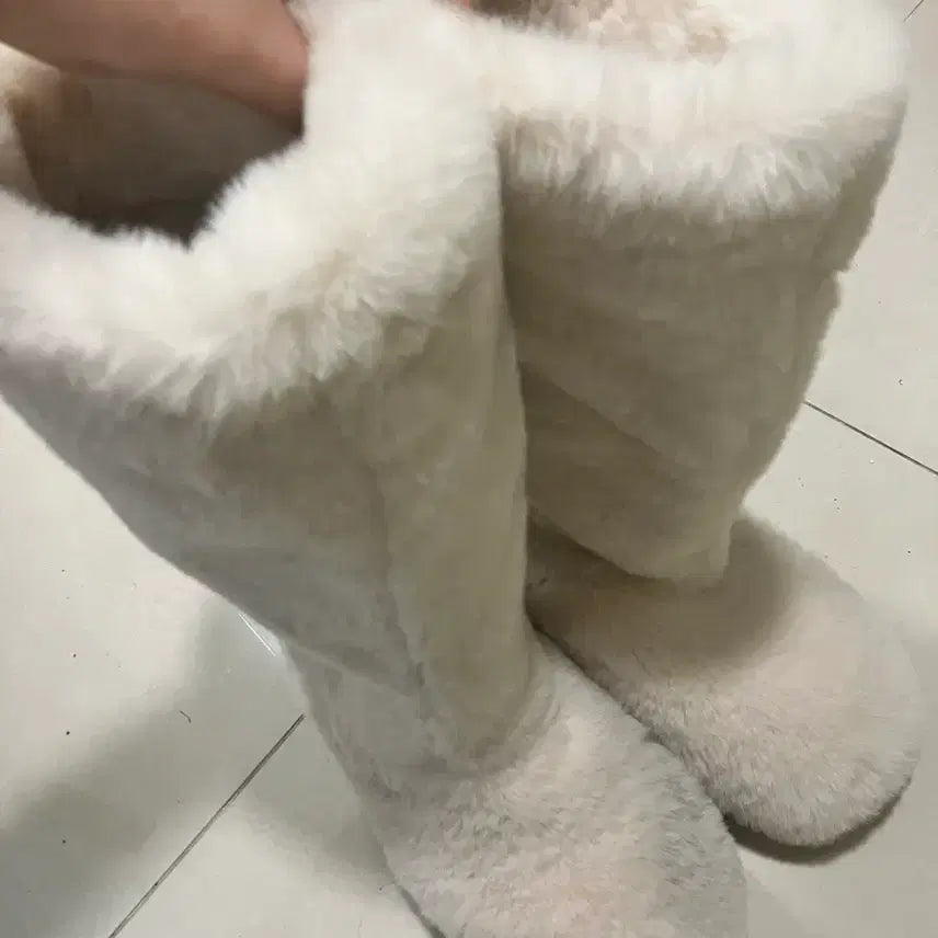 [BUNJANG] Mink Fur Long UGG Boots Ivory / 밍크 퍼 롱 어그 부츠 아이보리 털 부츠 에이블리