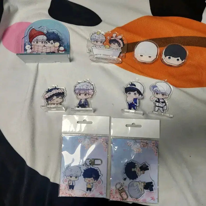 [BUNJANG] Winter Cherry Blossoms Acrylic Keyring &amp; Stand Bundle Set / 겨울지나벚꽃 아크릴 키링 스탠드 개봉 일괄
