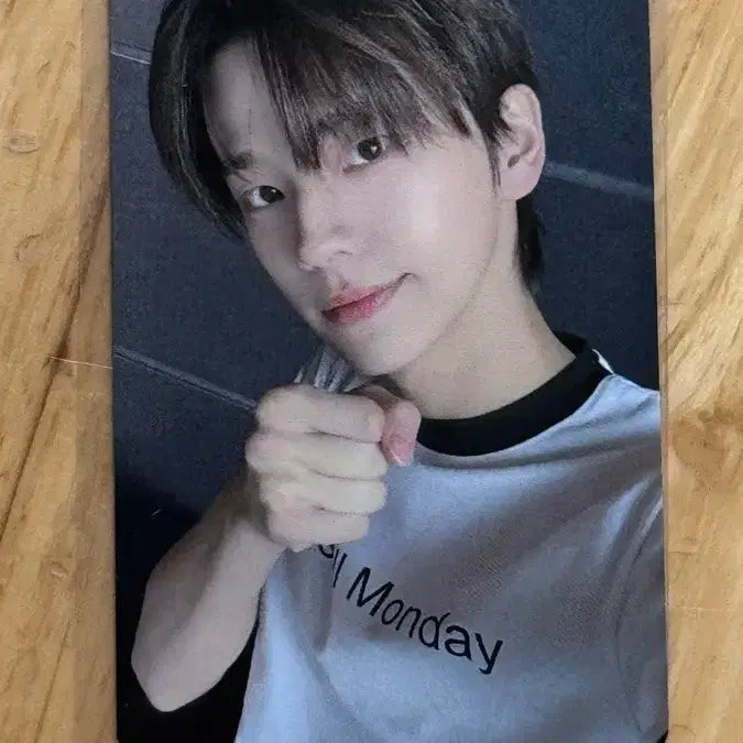[BUNJANG] Shin Yu MC POB Photocard / 신유가요 인기가요 신유 엠씨 mc 포카 특전 포토카드 양도 투어스