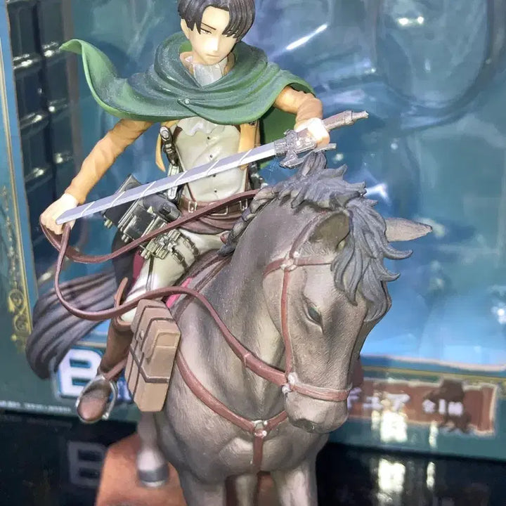 [BUNJANG] Attack on Titan Levi Figure / 진격의 거인 고전 쿠지 b상 리바이 기마 피규어 제일복권 룩업가챠누이넨도