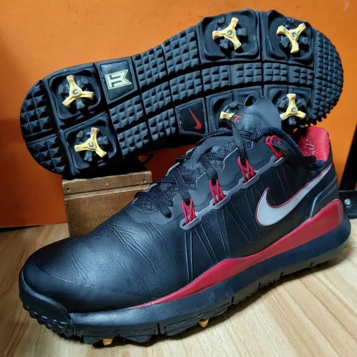 [SOLD OUT] 나이키 타이거우즈 TW14골프화(US8.5사이즈265)