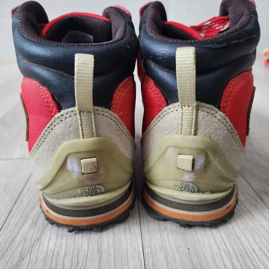 [SOLD OUT] 노스페이스 여성 레드 등산화 245