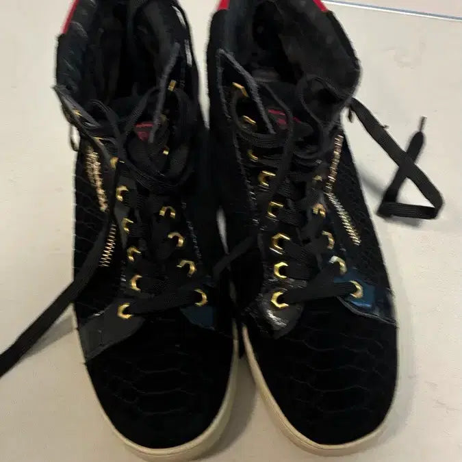 [BUNJANG] Prada High-Top Sneakers / 프라다 하이탑
