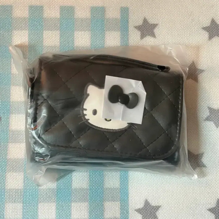 [BUNJANG] Sanrio Kitty Quilted Carabiner Wallet / 키티 퀼트 카라비너 블랙 지갑
