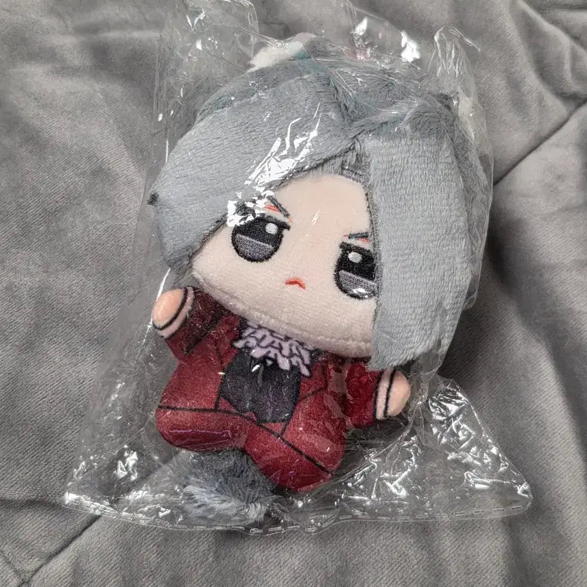 [BUNJANG] Ace Attorney Miles Edgeworth 10cm Doll / 역전재판 역재 미츠루기 속성 10cm 인형 양도