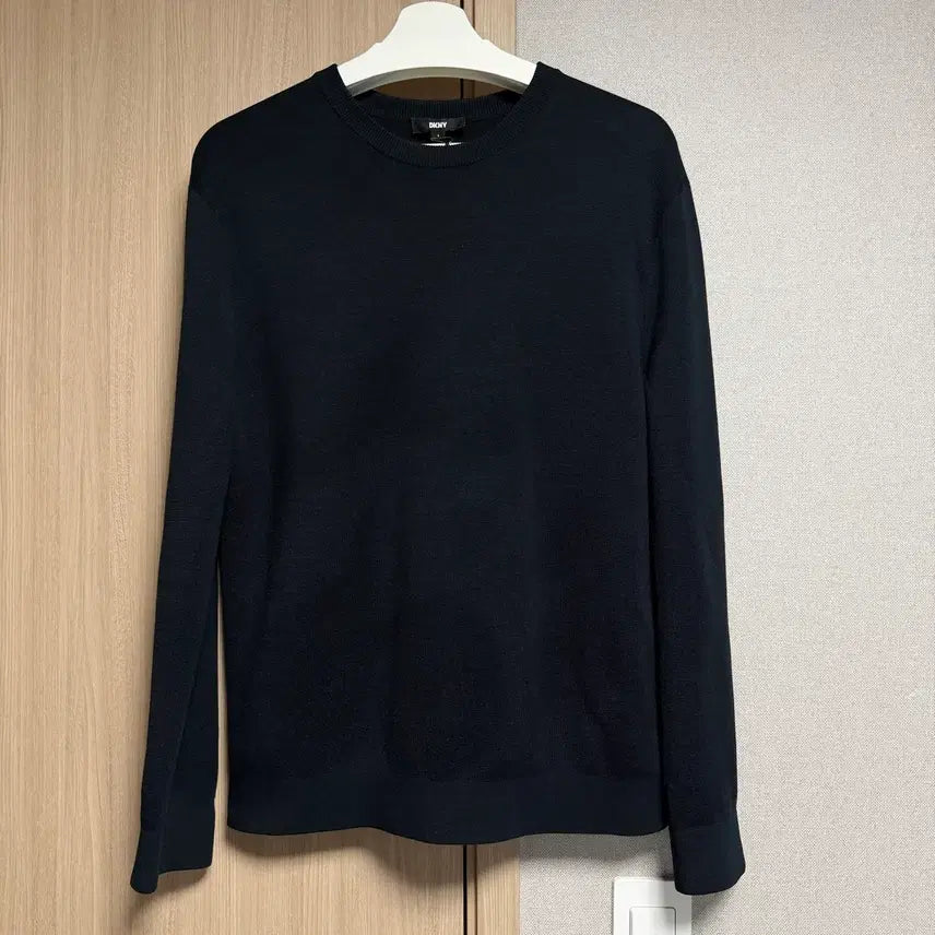 [BUNJANG] DKNY Long Sleeve T-Shirt Size S (Fits 95-100) / DKNY 긴팔티 S 95-100 사이즈 시착만