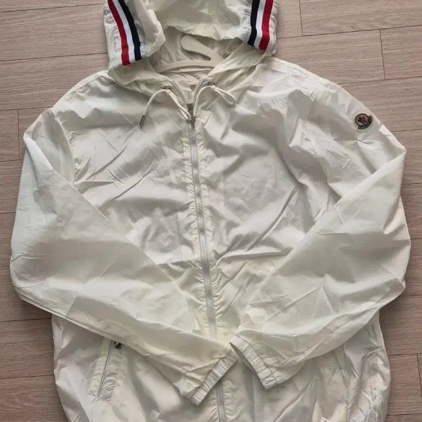 [BUNJANG] White Hooded Windbreaker / 화이트 후드 바람막이