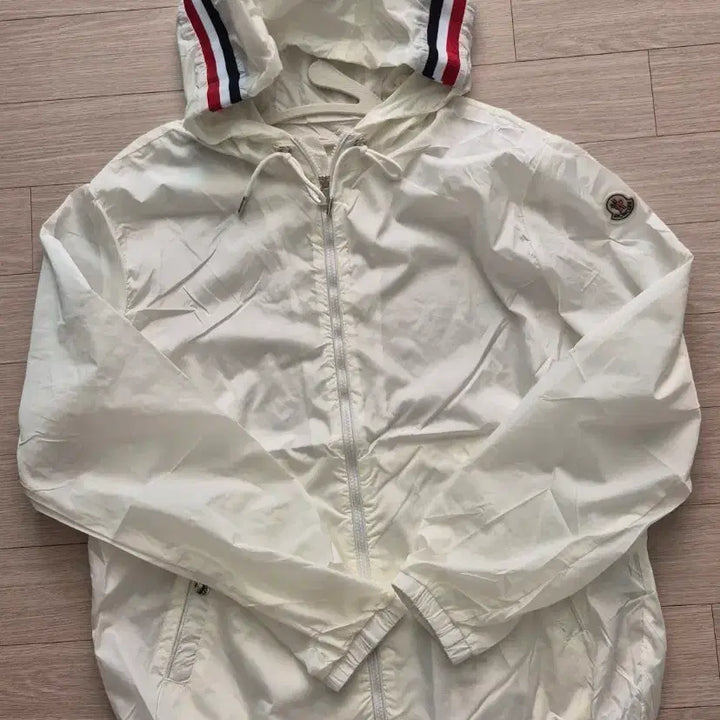 [BUNJANG] White Hooded Windbreaker / 화이트 후드 바람막이