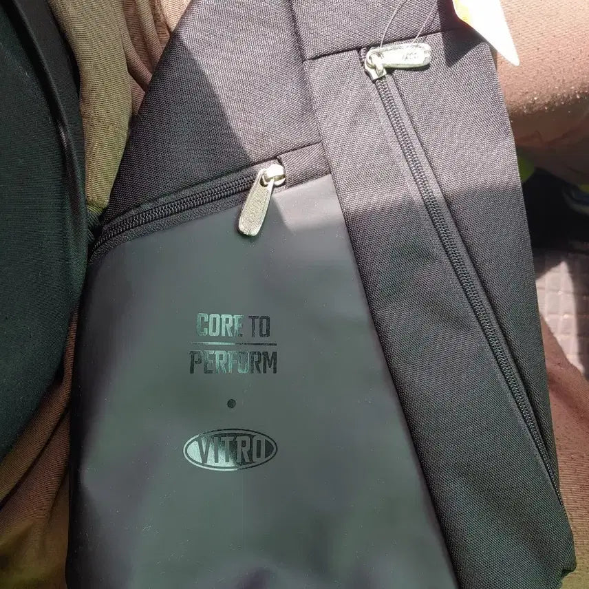 [BUNJANG] Vitro Sling Bag / 비트로 Vitro 슬링백 새제품