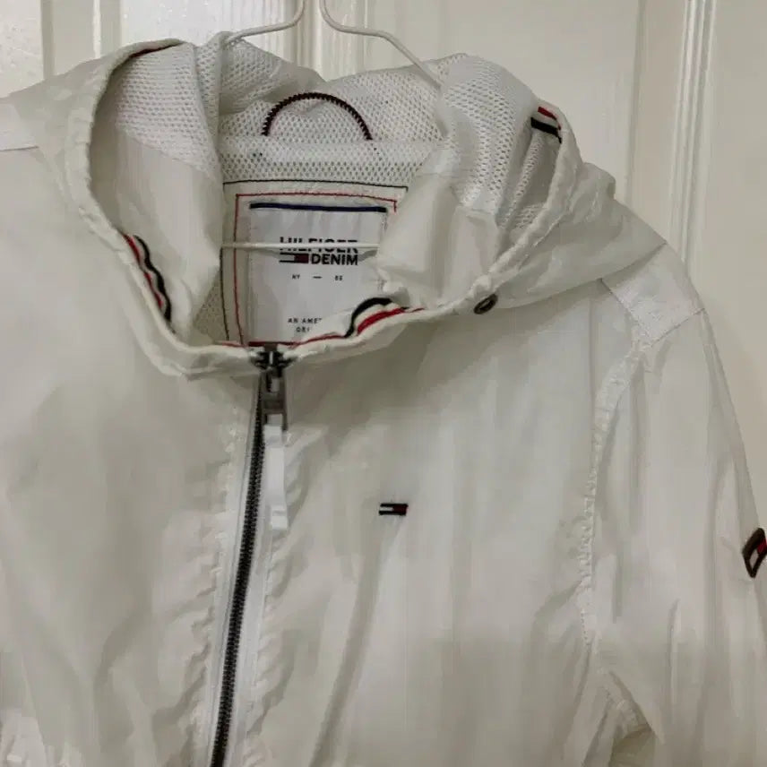 [BUNJANG] Tommy Hilfiger Windbreaker Jacket / 타미힐피거 바람막이 M
