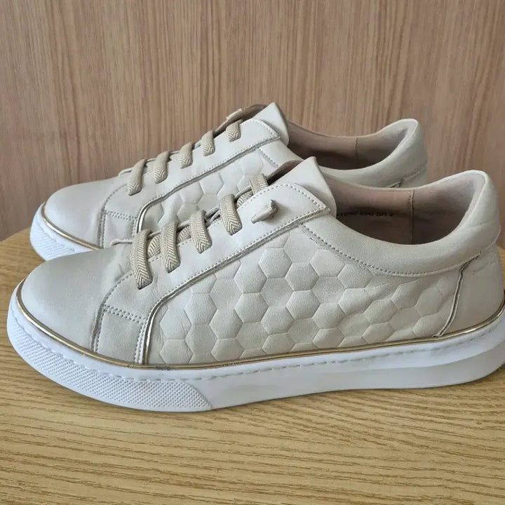 [SOLD OUT] 미소페 베이지 스니커즈 250
