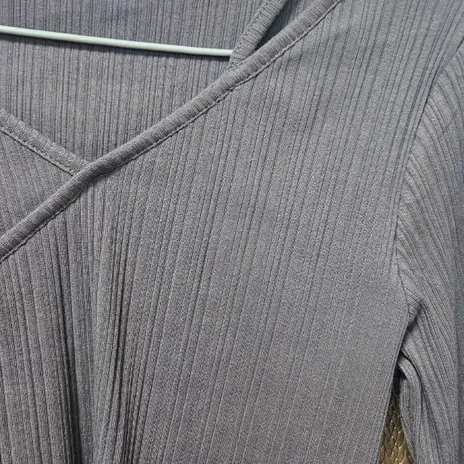 [BUNJANG] Mecain Wrap Style Long Sleeve Knit Black / 미케인 랩 스타일 긴팔 니트 블랙