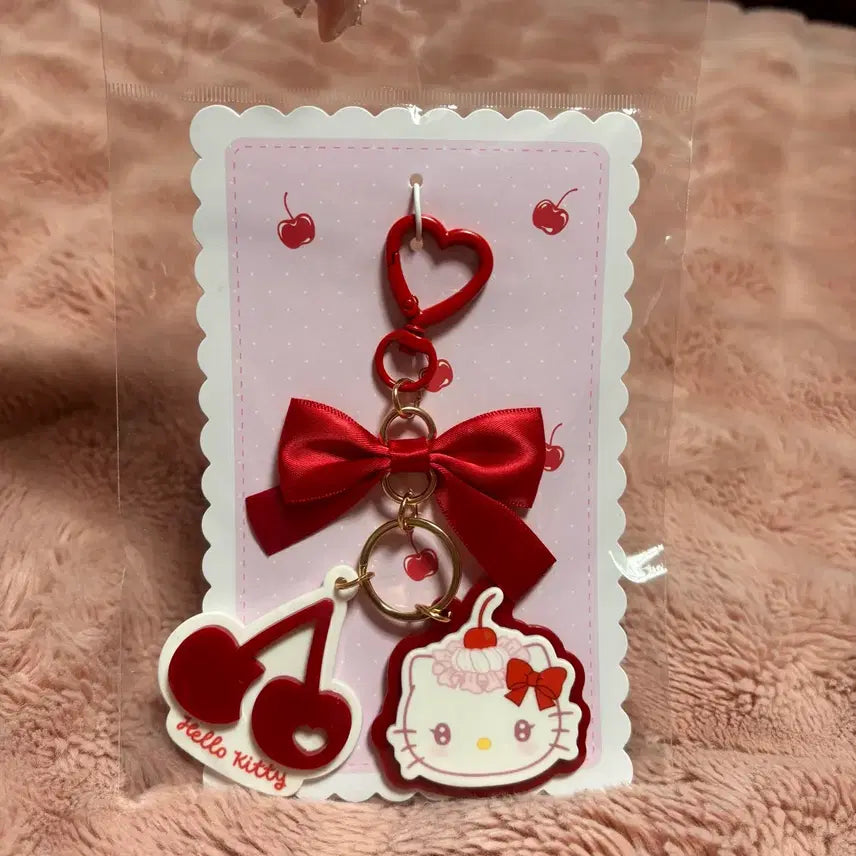[BUNJANG] Sanrio Hello Kitty Shobido Whipping Cherry Acrylic Key Holder / (미개봉) 산리오 쇼비도 휘핑 체리 시리즈 헬로키티 아크릴 키홀더 키링