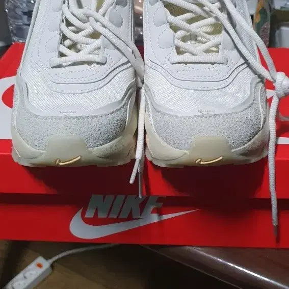 [SOLD OUT] 나이키 에어 맥스 97 푸추