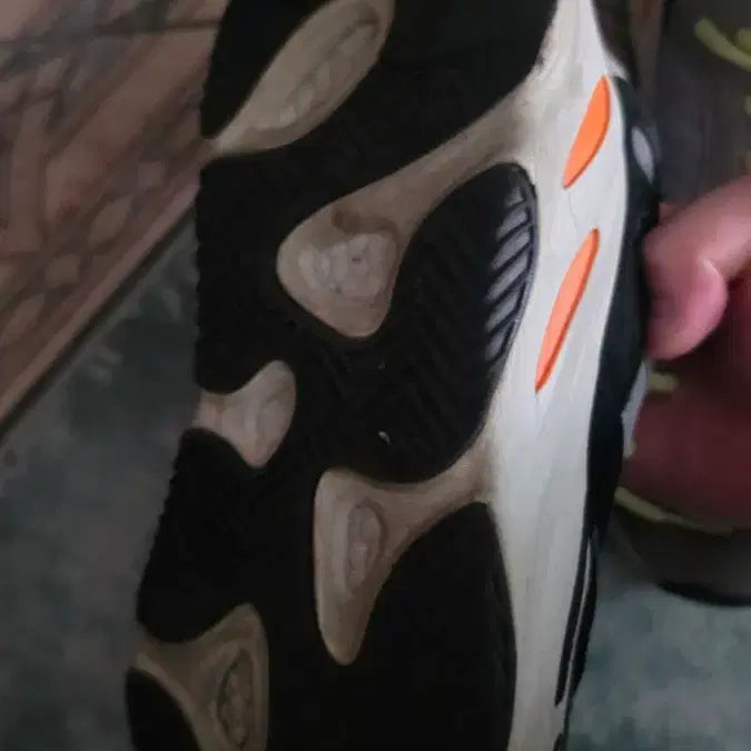 [BUNJANG] Adidas Yeezy Boost 700 Waverunner / 아디다스 이지 부스트 700 웨이브러너