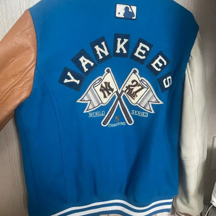 [BUNJANG] MLB New York Yankees Varsity Jacket / MLB 뉴욕 양키스 바시티 자켓