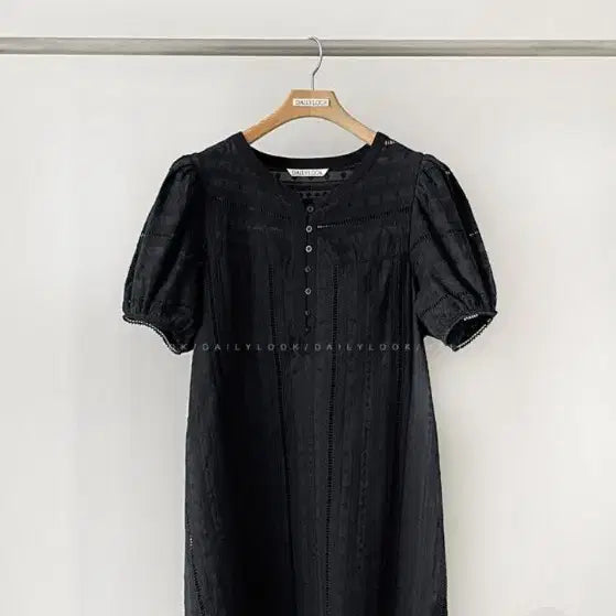 [SOLD OUT] (미사용) 데일리룩 / 아일렛미니원피스 m