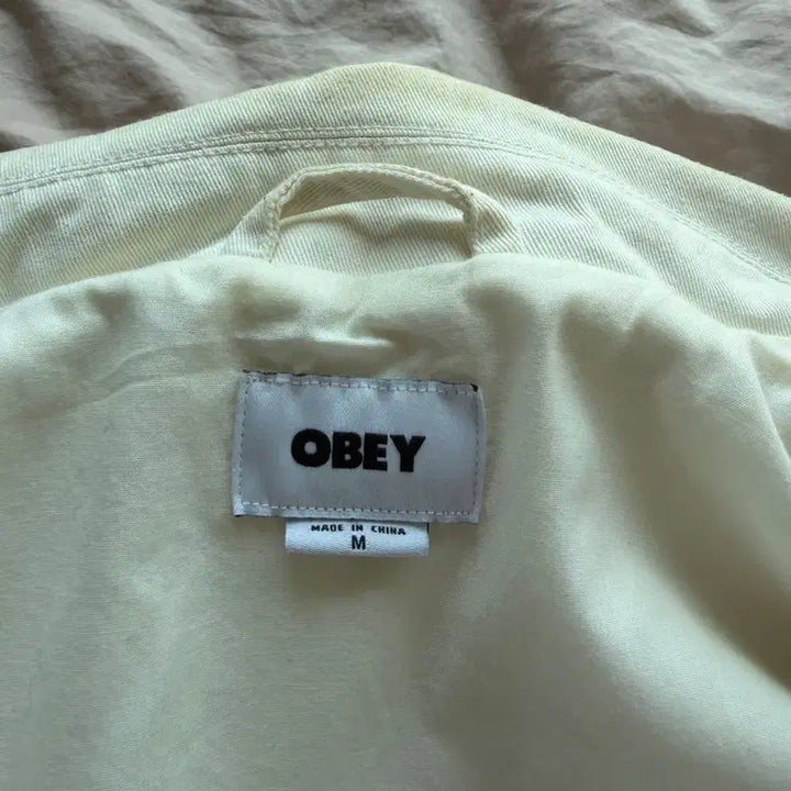 [BUNJANG] OBEY Varsity Jacket White (M) / 오베이 바시티 자켓 화이트 (M)