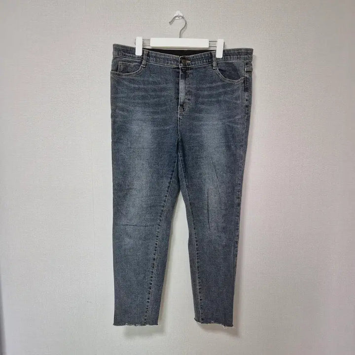 [BUNJANG] Gonguwoman Denim Straight Leg Pants / 공구우먼 데님 일자 세미 스키니 팬츠 38사이즈