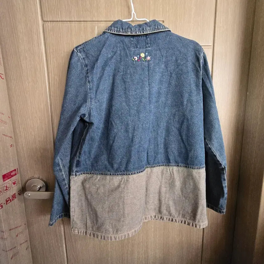 [SOLD OUT] Angelia Cross 데님 꽃자수 패치 자켓
