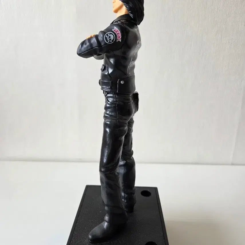 [BUNJANG] Crows Worst Kuno Ryushin Figure &amp; Notebook Bundle Set / 크로우즈 워스트 제일복권 A상 쿠노 류신 피규어 + G상 수첩 일괄