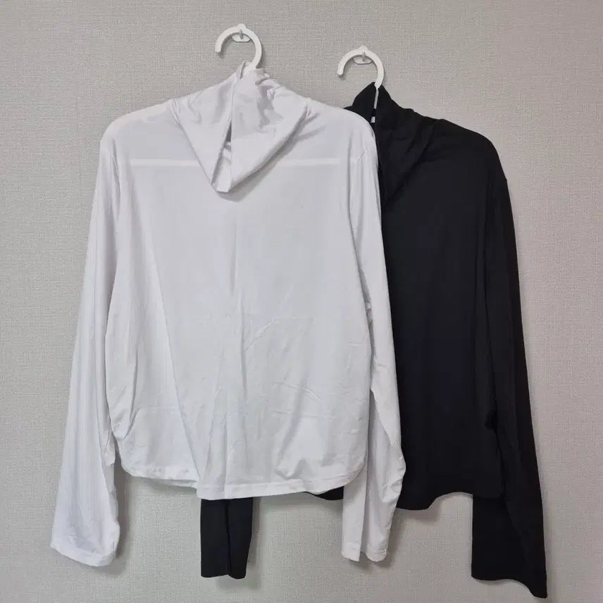 [BUNJANG] Long Sleeve Turtleneck T-Shirt Set (White/Black) / 긴팔 폴라 티셔츠 흰색/검정색 세트판매
