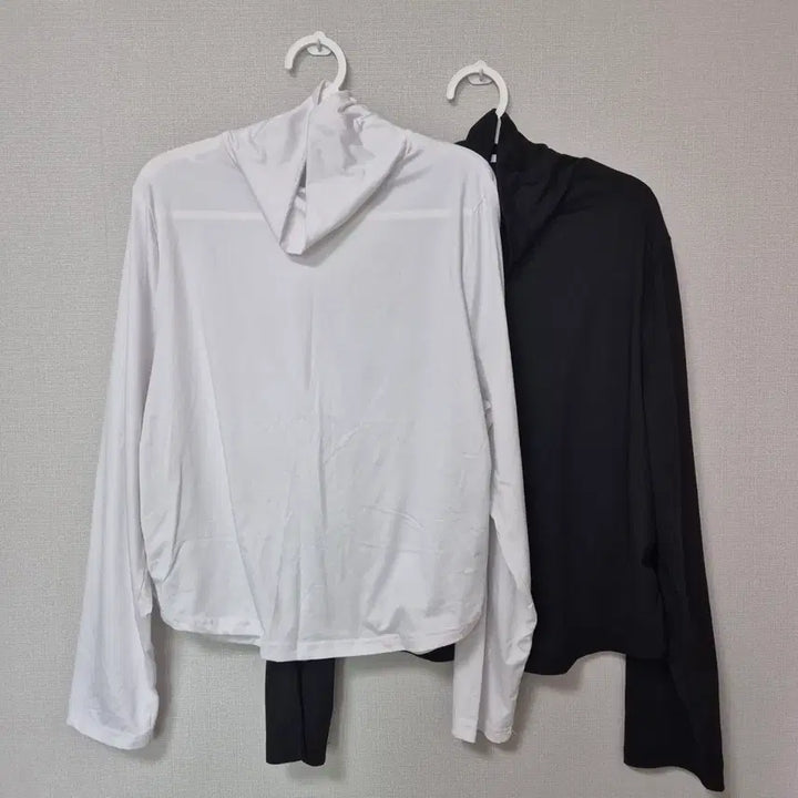 [BUNJANG] Long Sleeve Turtleneck T-Shirt Set (White/Black) / 긴팔 폴라 티셔츠 흰색/검정색 세트판매