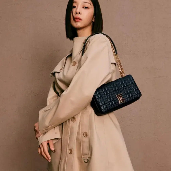 [SOLD OUT] 버버리 미니 퀼팅 숄더백 롤라백