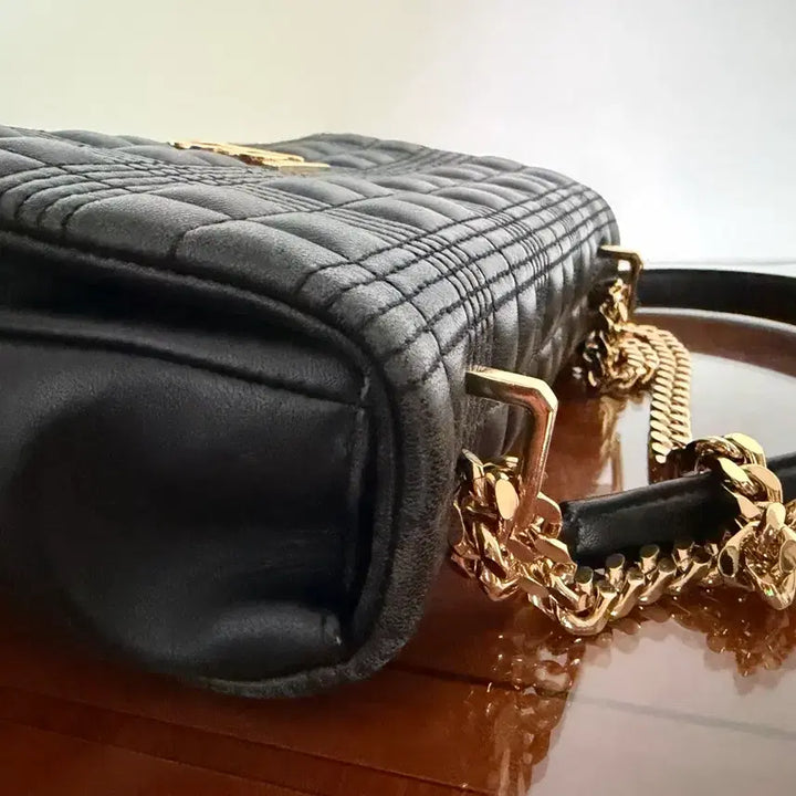 [SOLD OUT] 버버리 미니 퀼팅 숄더백 롤라백