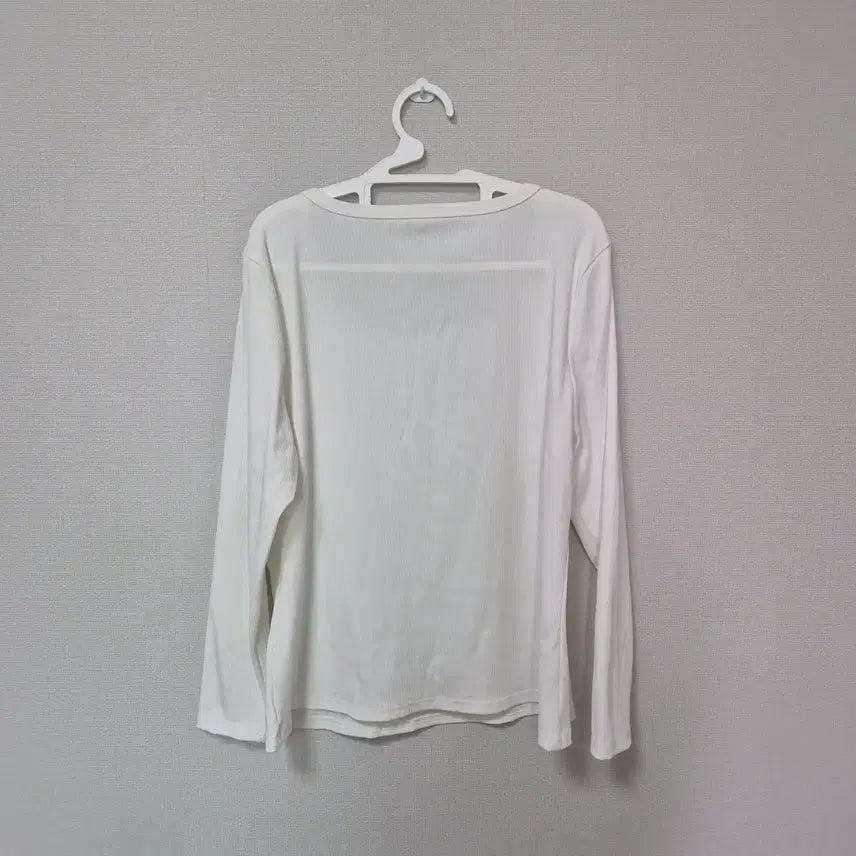 [BUNJANG] Basic White and Black U-Neck Long Sleeve T-shirts Bundle Set / 기본템! 화이트/블랙 U넥 긴팔 티셔츠 2장 빅사이즈 110 120