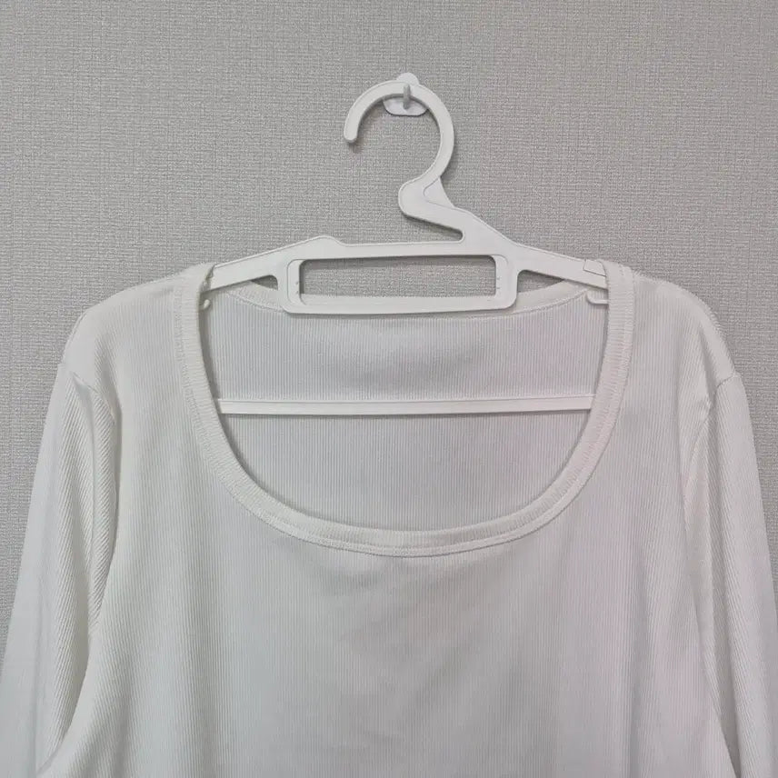 [BUNJANG] Basic White and Black U-Neck Long Sleeve T-shirts Bundle Set / 기본템! 화이트/블랙 U넥 긴팔 티셔츠 2장 빅사이즈 110 120