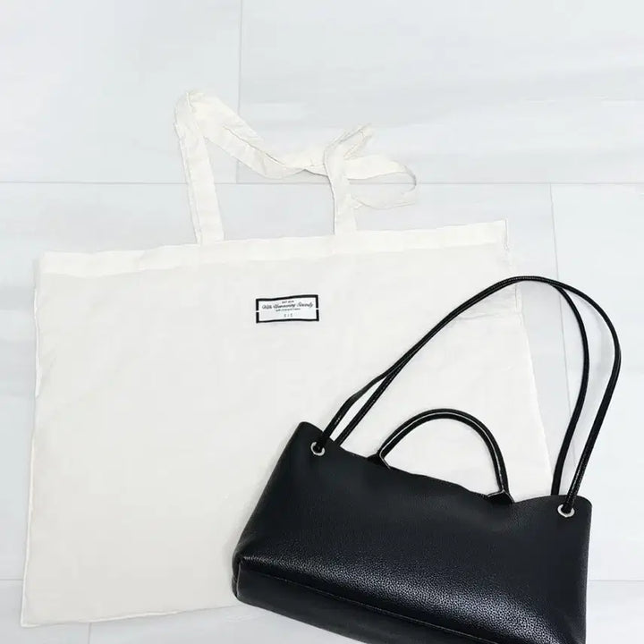 [BUNJANG] SIE Lindy Square Shoulder Bag / SIE 시에 린디 스퀘어 숄더백 블랙 판매
