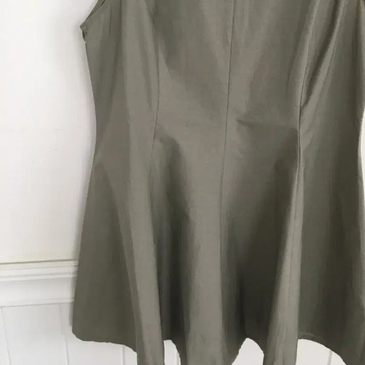 [BUNJANG] Sleeveless Flare Dress Khaki New Arrival / 민소매 플레어 원피스 카키색 *새상품*