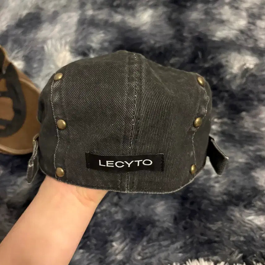 [SOLD OUT] 레씨토 헌팅캡 모자(LECYTO, Black.Brown)