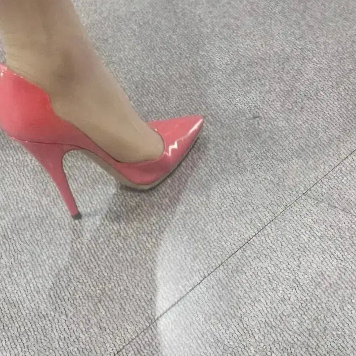 [SOLD OUT] 정품)루이비통 레드 펌프스 여성 구두5(225)