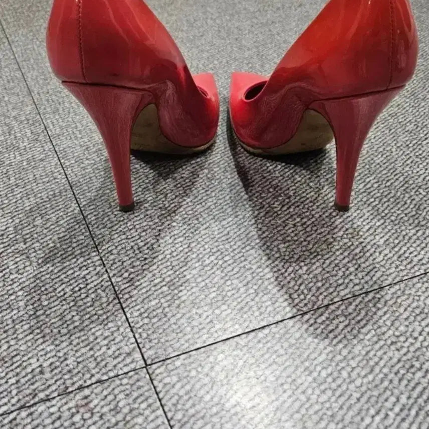 [SOLD OUT] 정품)루이비통 레드 펌프스 여성 구두5(225)
