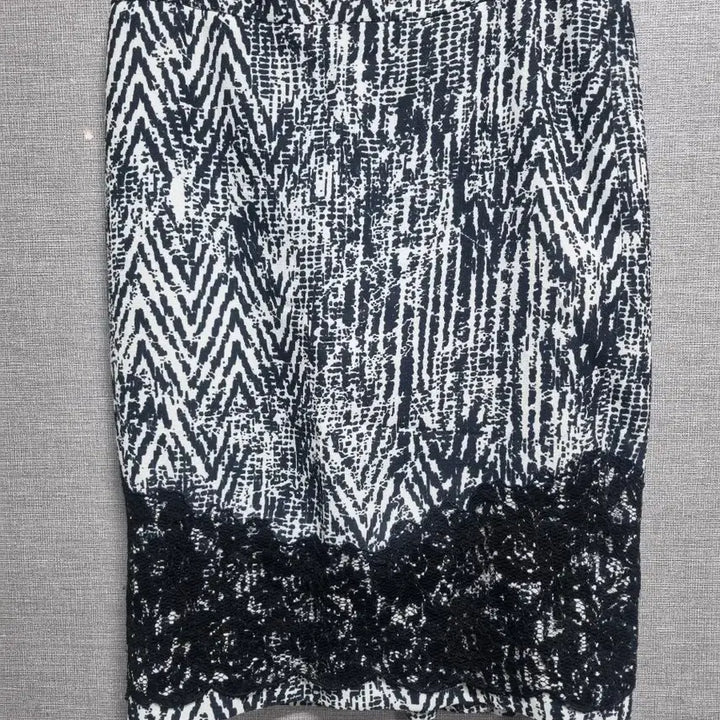 [BUNJANG] Olivia Lauren Pattern Lace Detail Midi Skirt / 올리비아 로렌패턴 레이스 포인트 스커트 M