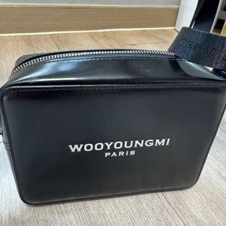 [BUNJANG] Wooyoungmi Mini Square Bag / 우영미 미니스퀘어 백