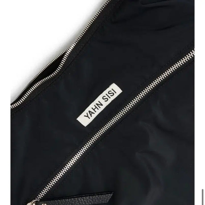 [BUNJANG] Yansisi Sisi Sling Bag - Vintage Black / 얀시시 시시 슬링백 레더-빈티지 블랙