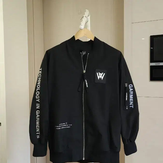 [SOLD OUT] 라이프워크 항공점퍼 집업