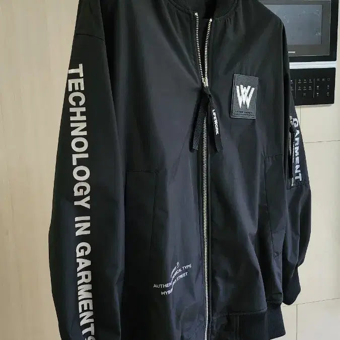 [SOLD OUT] 라이프워크 항공점퍼 집업