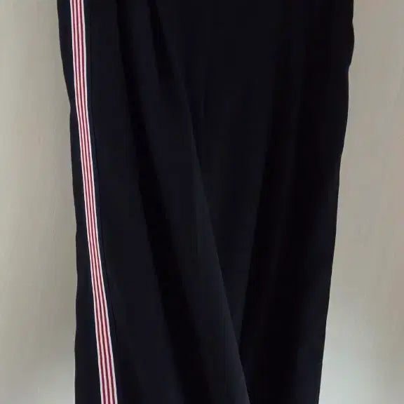 [BUNJANG] STUDIO TOMBOY Side Stripe Pants / 스튜디오 톰보이 (STUDIO TOMBOY) 사이드 스트라이프 바지