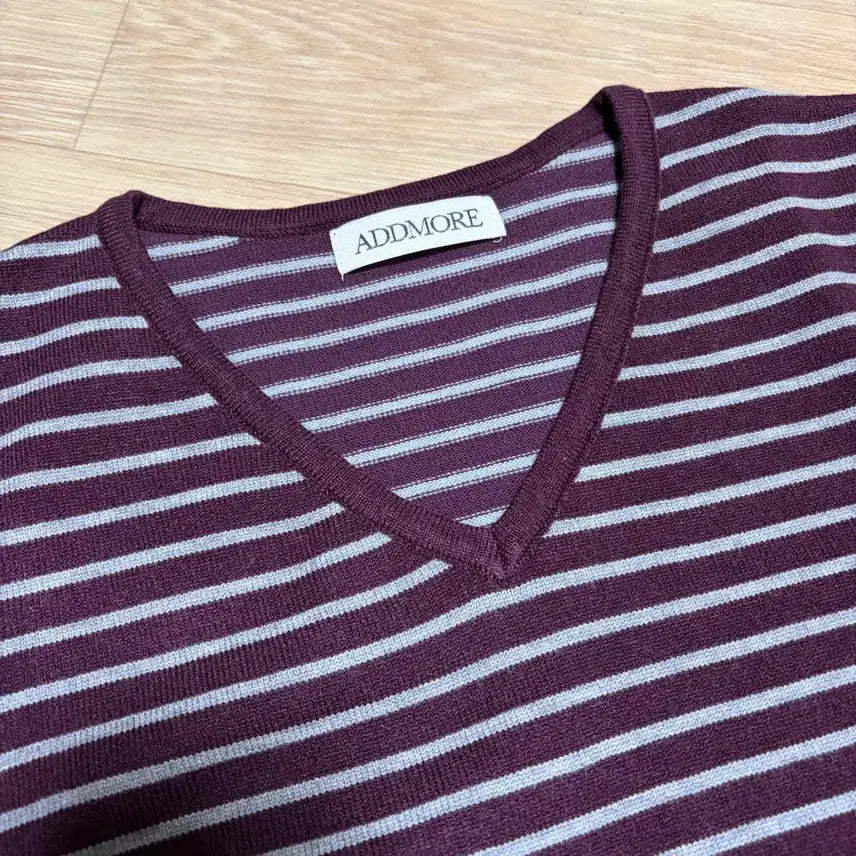 [BUNJANG] Edmore Weasley V-Neck Striped Knit Sweater / 새상품)에드모어 위즐리 브이넥 스트라이프 니트 버건디 그레이 free