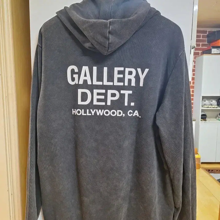 [SOLD OUT] 갤러리 디파트 후드티 차콜 HOLLYWOOD CA 슬리브 후드티 새상품