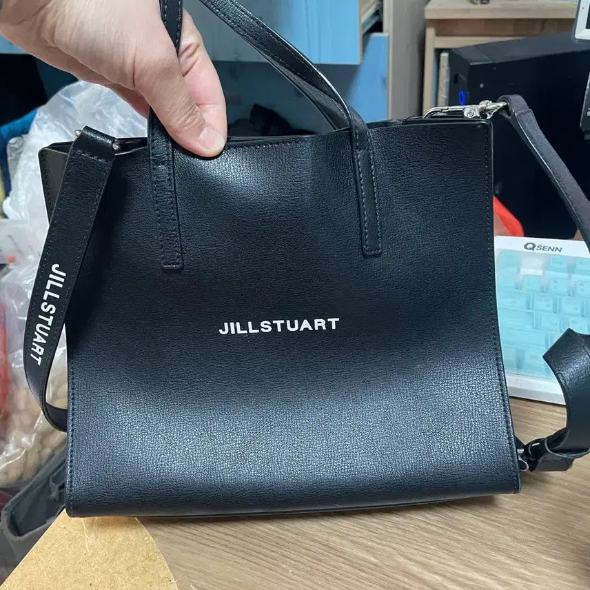 [BUNJANG] Jill Stuart New York Medium Tote Bag / 질스튜어트 뉴욕 토트백 미듐 20SS 블랙가죽 로고 레터링 미듐 토트백
