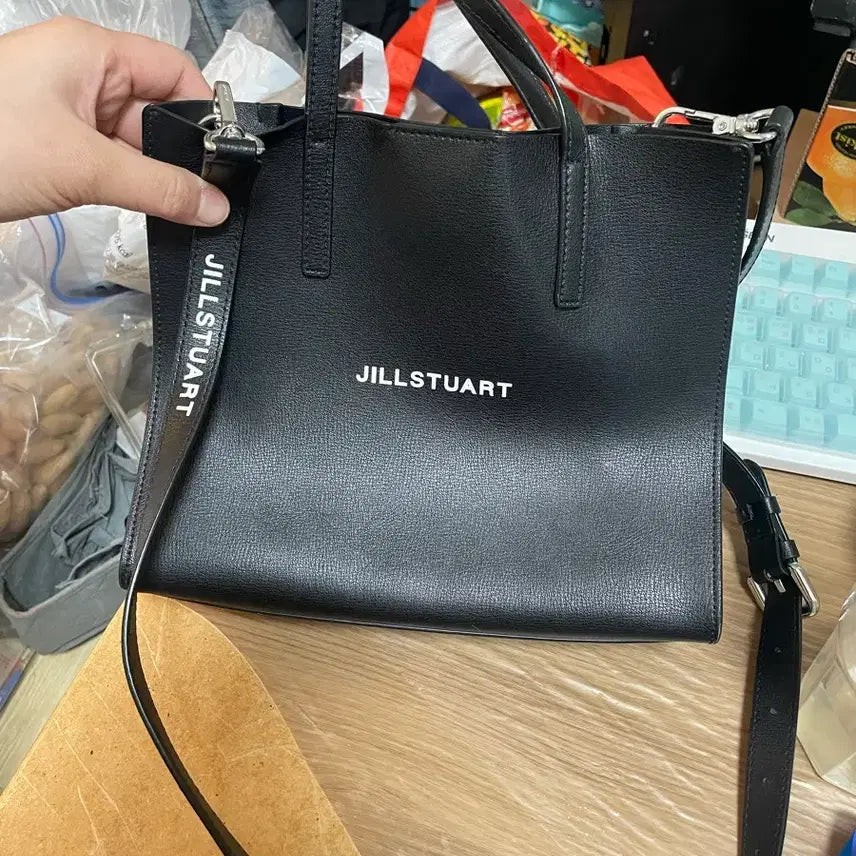[BUNJANG] Jill Stuart New York Medium Tote Bag / 질스튜어트 뉴욕 토트백 미듐 20SS 블랙가죽 로고 레터링 미듐 토트백